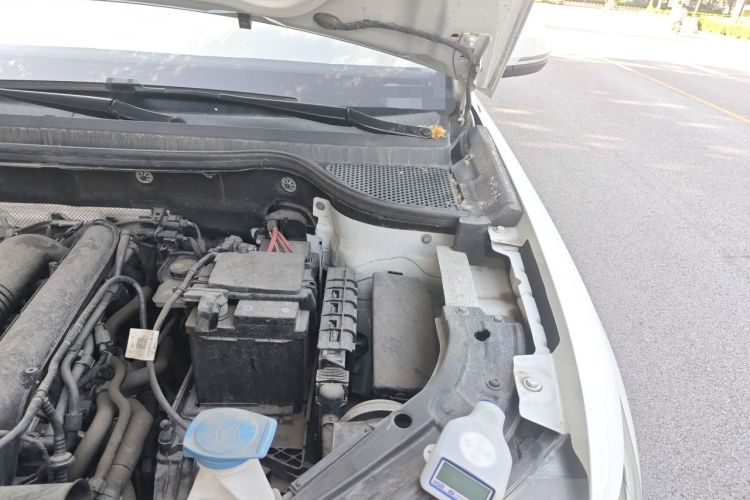 Used Jetta VS5 2019 280TSI Manual Entry-Level Model Engine Bay Left