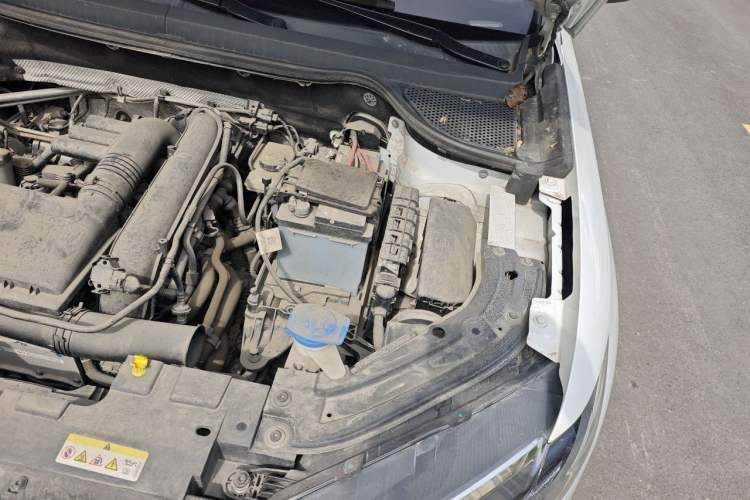 Used Jetta VS5 2019 280TSI Automatic Enjoyment Model Engine Bay Left