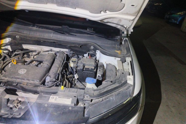 Used Jetta VS5 2019 280TSI Automatic Trend Model Engine Bay Left