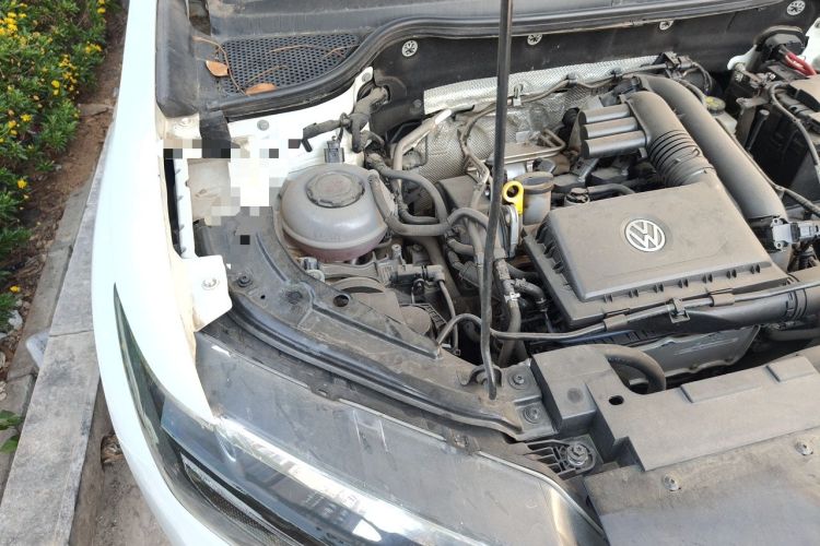 Used Jetta VS5 2019 280TSI Automatic Trend Model Engine Bay Right