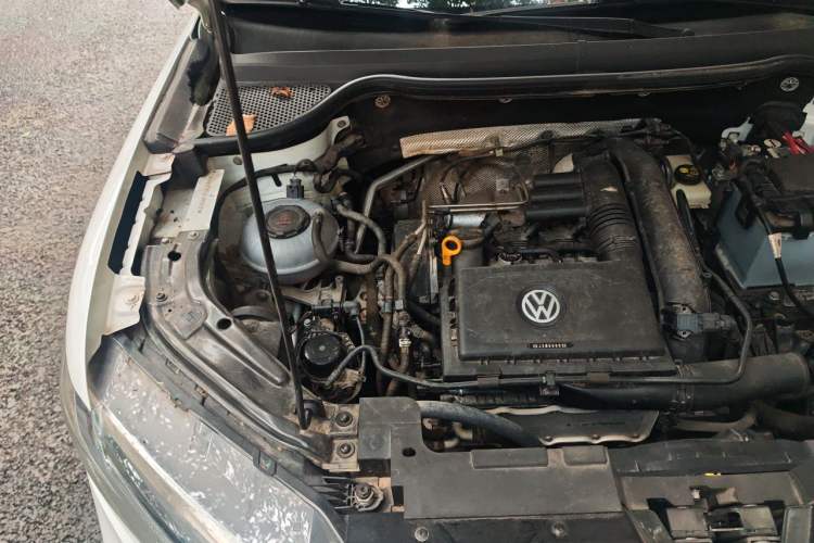 Used Jetta VS5 2019 280TSI Automatic Trend Model Engine Bay Right