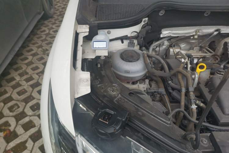 Used Jetta VS5 2019 280TSI Automatic Trend Model Engine Bay Right