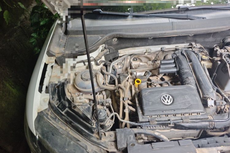 Used Jetta VS5 2019 280TSI Automatic Trend Model Engine Bay Right