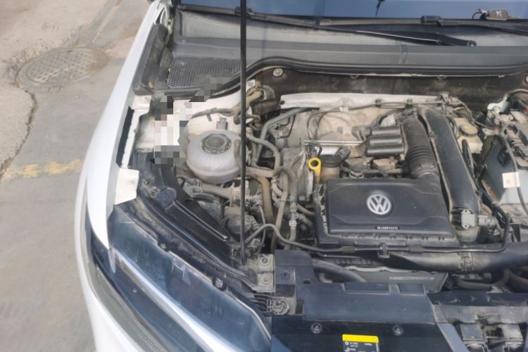 Used Jetta VS5 2019 280TSI Automatic Trend Model Engine Bay Right