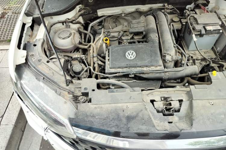 Used Jetta VS5 2019 280TSI Automatic Glory Edition Engine Bay Right