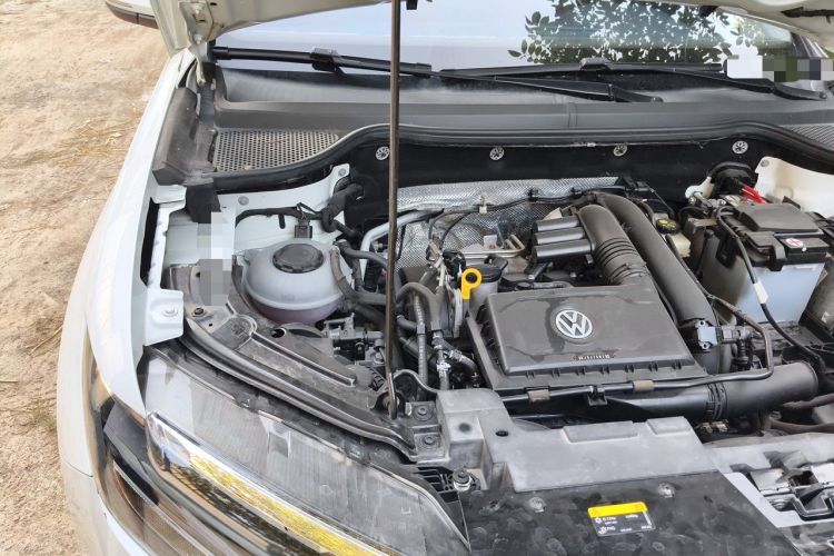 Used Jetta VS5 2019 280TSI Automatic Trend Model Engine Bay Right