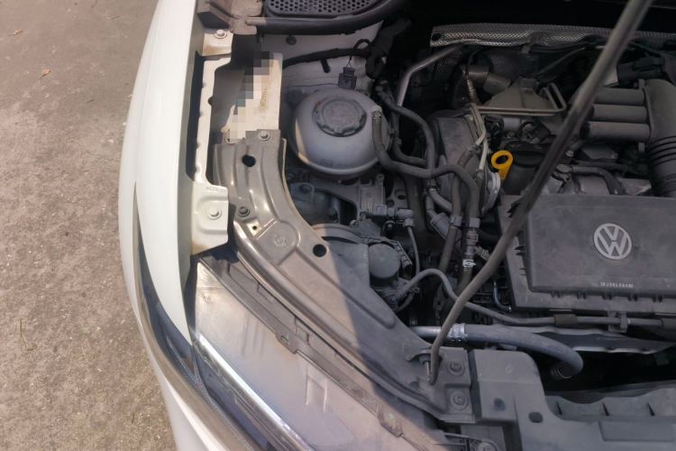 Used Jetta VS5 2019 280TSI Automatic Trend Model Engine Bay Right