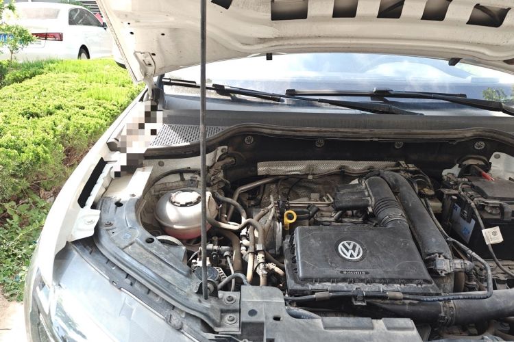 Used Jetta VS5 2019 280TSI Automatic Trend Model Engine Bay Right