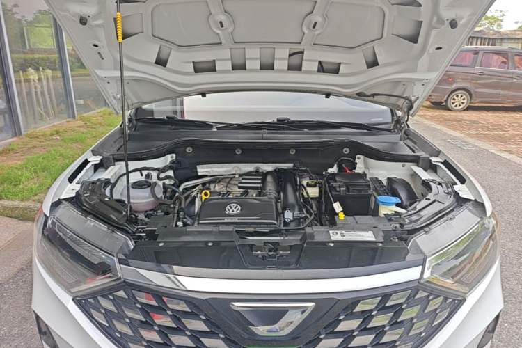 Used Jetta VS5 2019 280TSI Automatic Trend Model Engine Bay