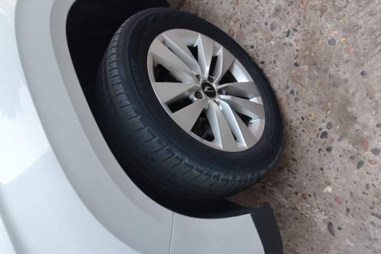 Used Jetta VS5 2019 280TSI Automatic Trend Model Exterior 4