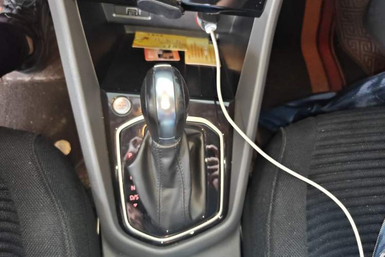 Used Jetta VS5 2019 280TSI Automatic Enjoyment Model Gear Lever