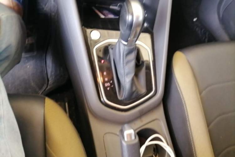 Used Jetta VS5 2019 280TSI Automatic Enjoyment Model Gear Lever