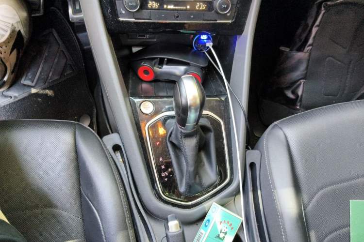 Used Jetta VS5 2019 280TSI Automatic Glory Edition Gear Lever