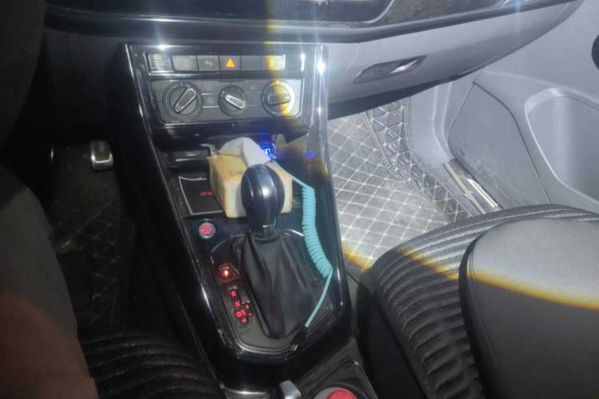 Used Jetta VS5 2019 280TSI Automatic Enjoyment Model Gear Lever