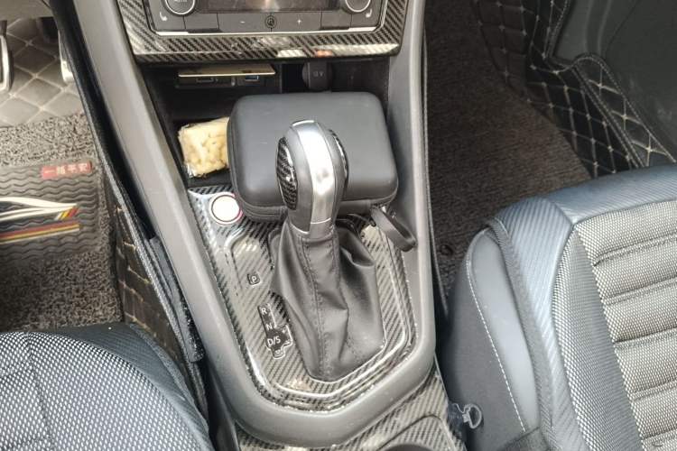Used Jetta VS5 2019 280TSI Automatic Glory Edition Gear Lever