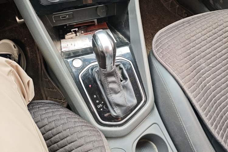 Used Jetta VS5 2019 280TSI Automatic Enjoyment Model Gear Lever