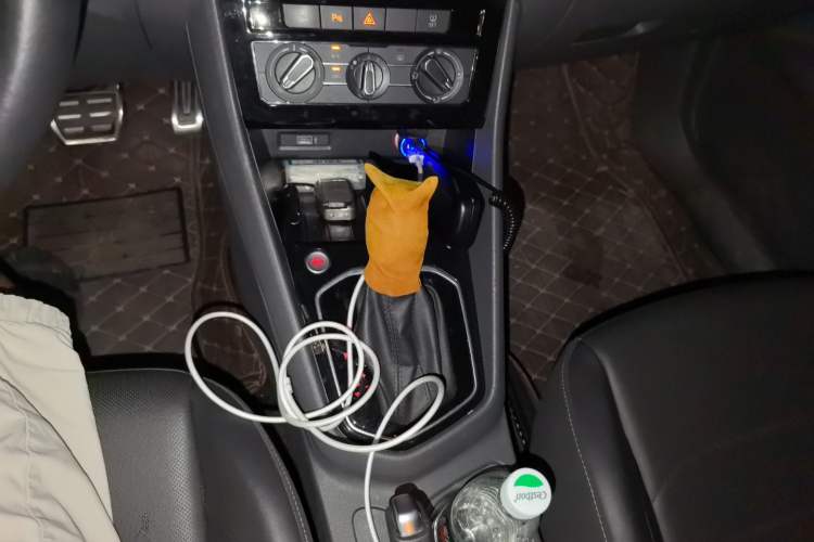 Used Jetta VS5 2019 280TSI Automatic Enjoyment Model Gear Lever