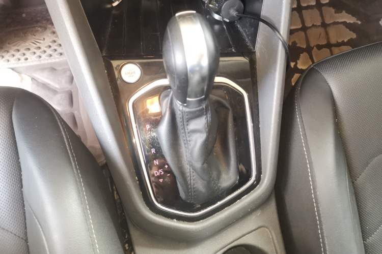 Used Jetta VS5 2019 280TSI Automatic Enjoyment Model Gear Lever