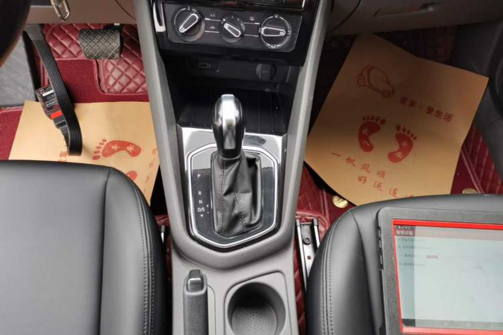Used Jetta VS5 2019 280TSI Automatic Trend Model Gear Lever