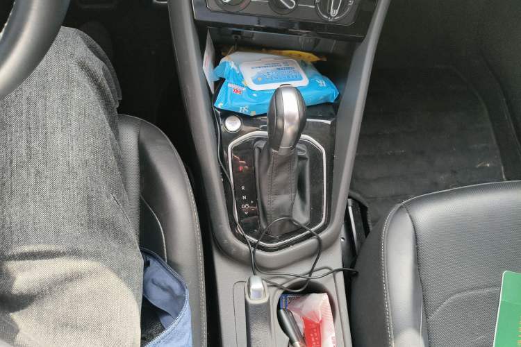 Used Jetta VS5 2019 280TSI Automatic Enjoyment Model Gear Lever