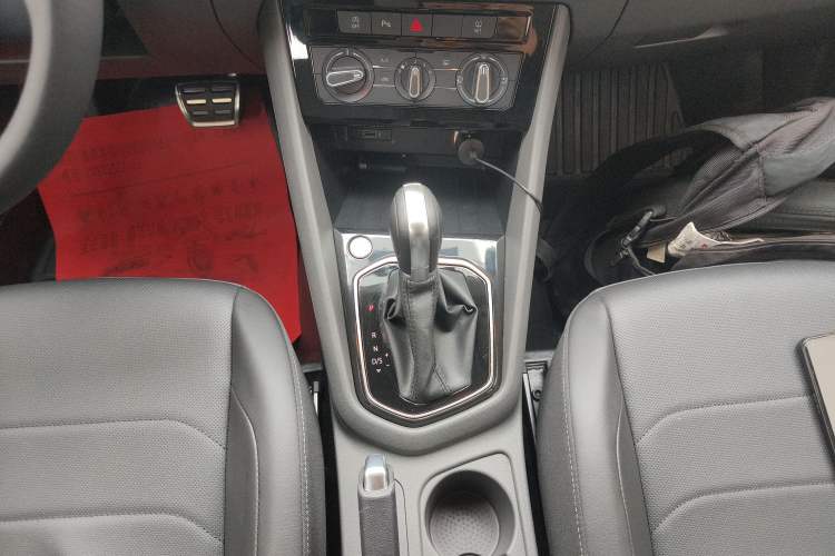Used Jetta VS5 2019 280TSI Automatic Enjoyment Model Gear Lever