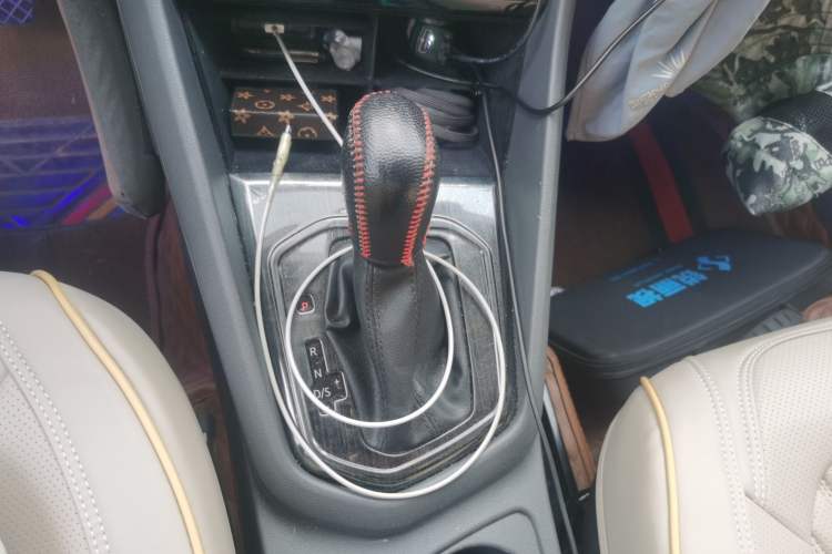 Used Jetta VS5 2019 280TSI Automatic Trend Model Gear Lever