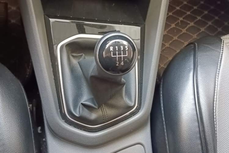 Used Jetta VS5 2019 280TSI Manual Entry-Level Model Gear Lever
