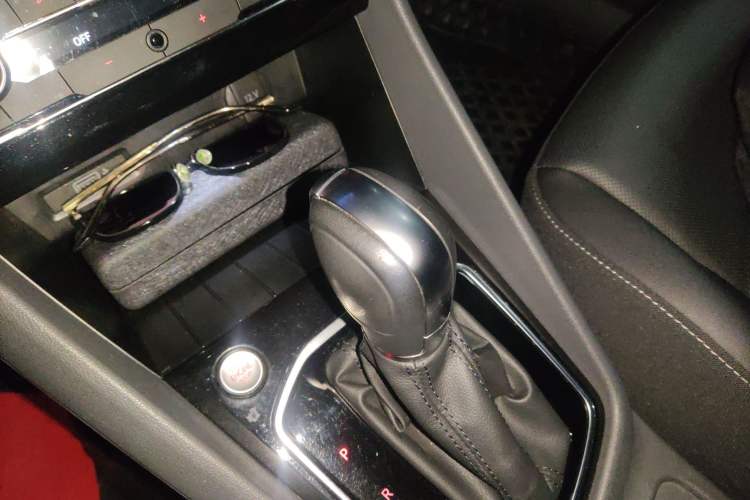 Used Jetta VS5 2019 280TSI Automatic Glory Edition Gear Lever