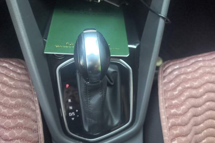 Used Jetta VS5 2019 280TSI Automatic Glory Edition Gear Lever