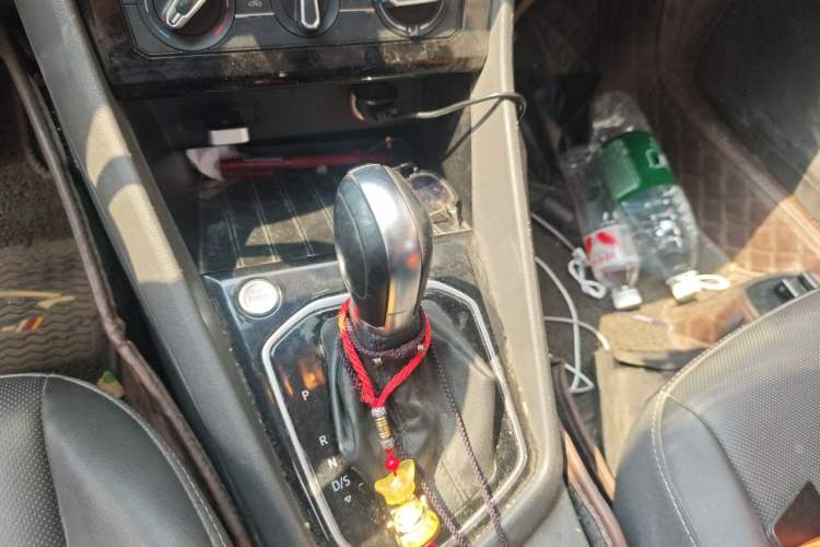Used Jetta VS5 2019 280TSI Automatic Enjoyment Model Gear Lever
