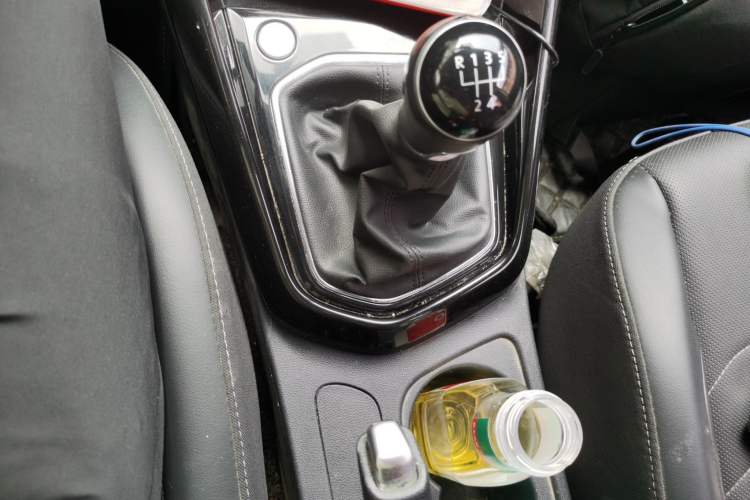 Used Jetta VS5 2019 280TSI Manual Enjoyment Model Gear Lever