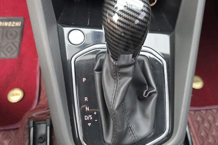 Used Jetta VS5 2019 280TSI Automatic Enjoyment Model Gear Lever