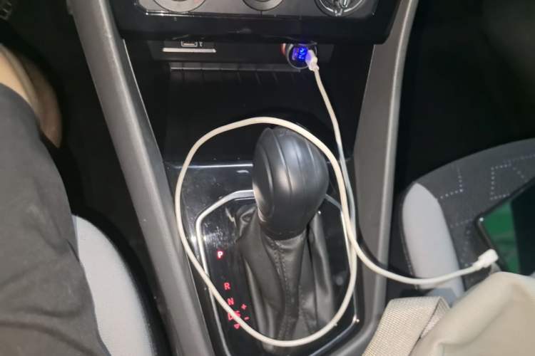 Used Jetta VS5 2019 280TSI Automatic Trend Model Gear Lever