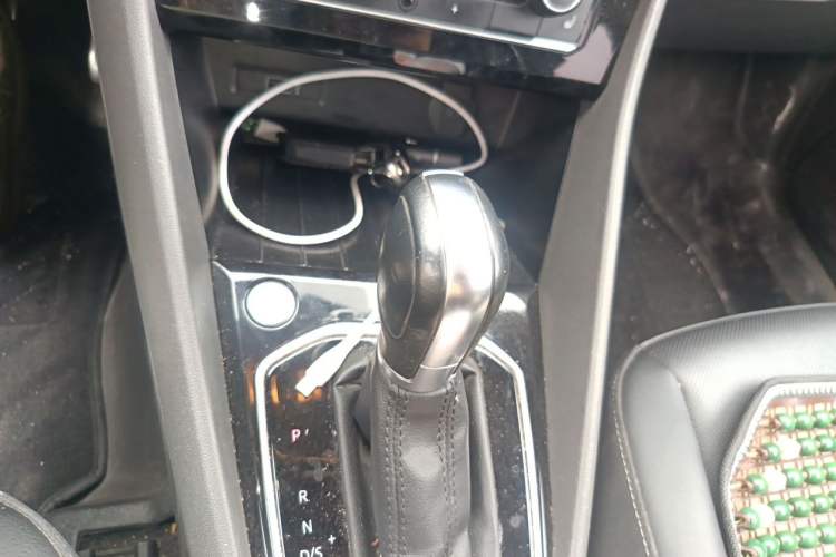 Used Jetta VS5 2019 280TSI Automatic Glory Edition Gear Lever