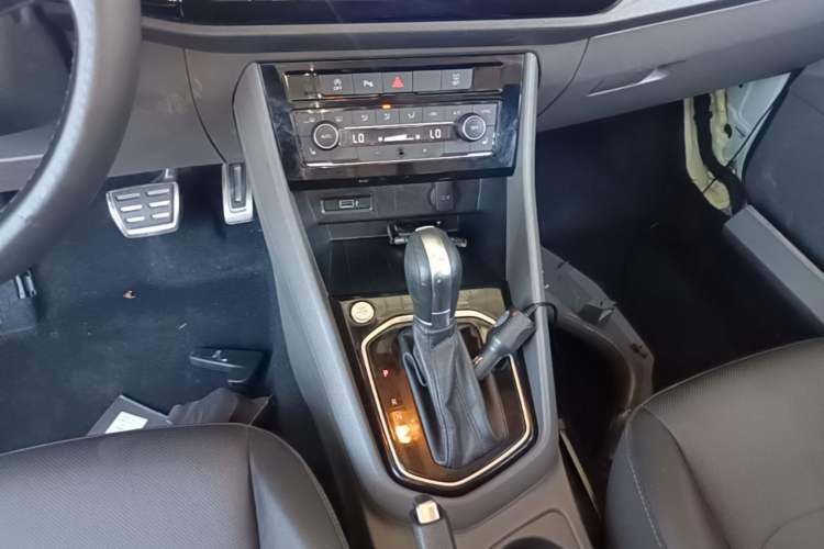 Used Jetta VS5 2019 280TSI Automatic Glory Edition Gear Lever