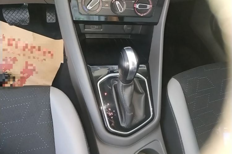 Used Jetta VS5 2019 280TSI Automatic Trend Model Gear Lever
