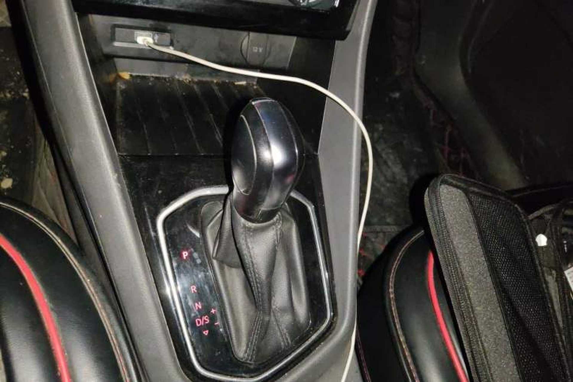 Used Jetta VS5 2019 280TSI Automatic Trend Model Gear Lever
