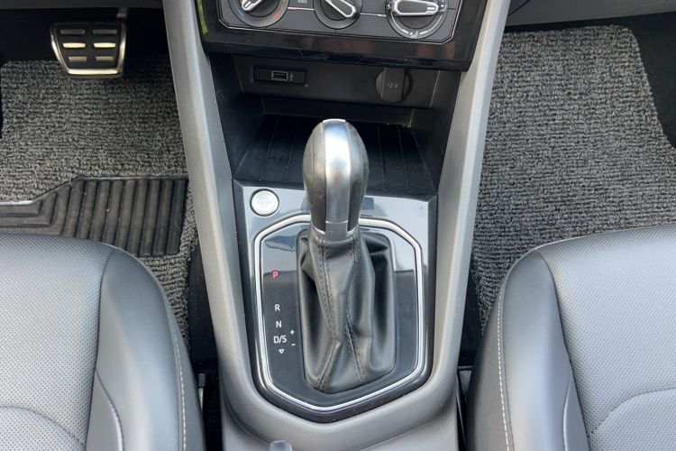 Used Jetta VS5 2019 280TSI Automatic Enjoyment Model Gear Lever