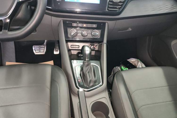 Used Jetta VS5 2019 280TSI Automatic Enjoyment Model Gear Lever