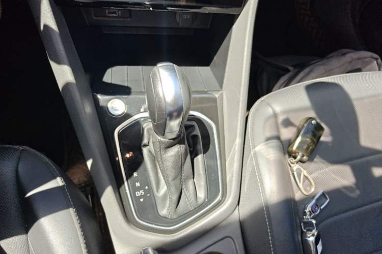 Used Jetta VS5 2019 280TSI Automatic Enjoyment Model Gear Lever