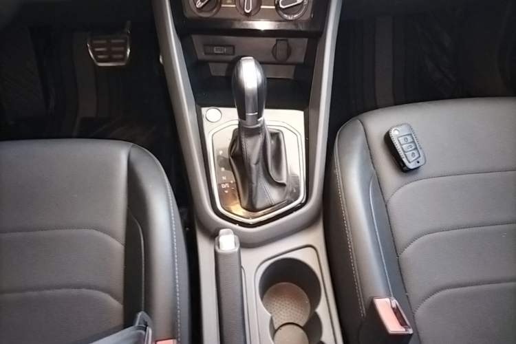 Used Jetta VS5 2019 280TSI Automatic Enjoyment Model Gear Lever