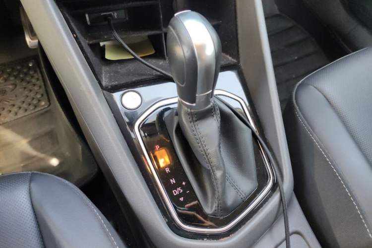 Used Jetta VS5 2019 280TSI Automatic Enjoyment Model Gear Lever