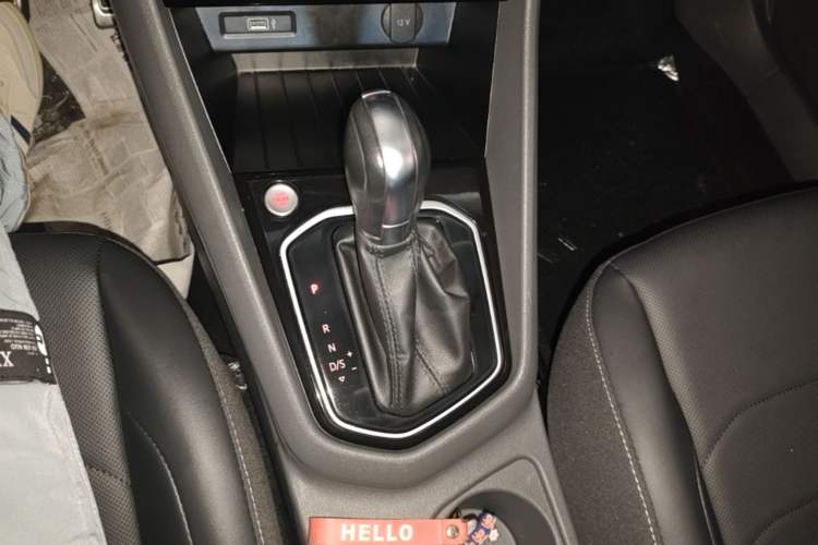 Used Jetta VS5 2019 280TSI Automatic Enjoyment Model Gear Lever