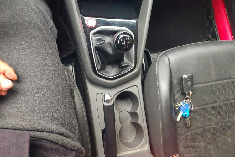 Used Jetta VS5 2019 280TSI Manual Enjoyment Model Gear Lever