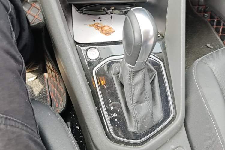 Used Jetta VS5 2019 280TSI Automatic Glory Edition Gear Lever