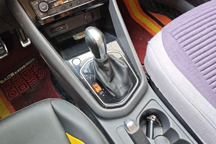 Used Jetta VS5 2019 280TSI Automatic Glory Edition Gear Lever