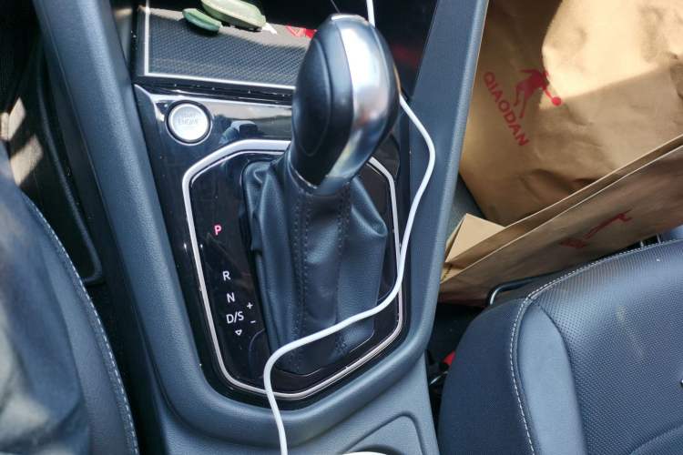 Used Jetta VS5 2019 280TSI Automatic Enjoyment Model Gear Lever