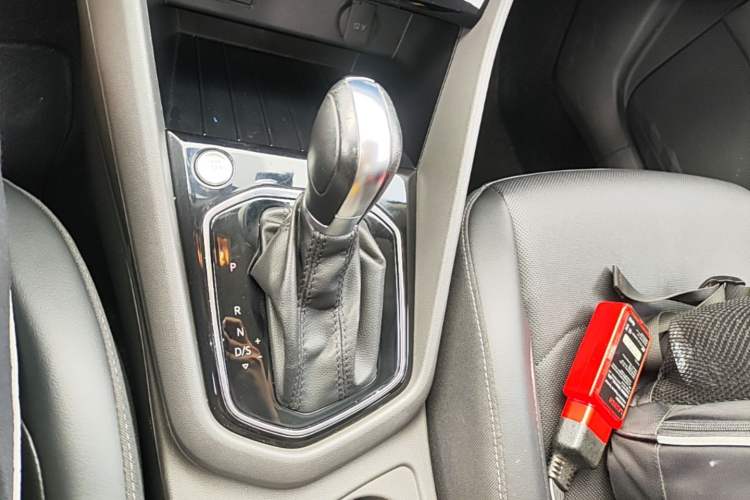 Used Jetta VS5 2019 280TSI Automatic Enjoyment Model Gear Lever