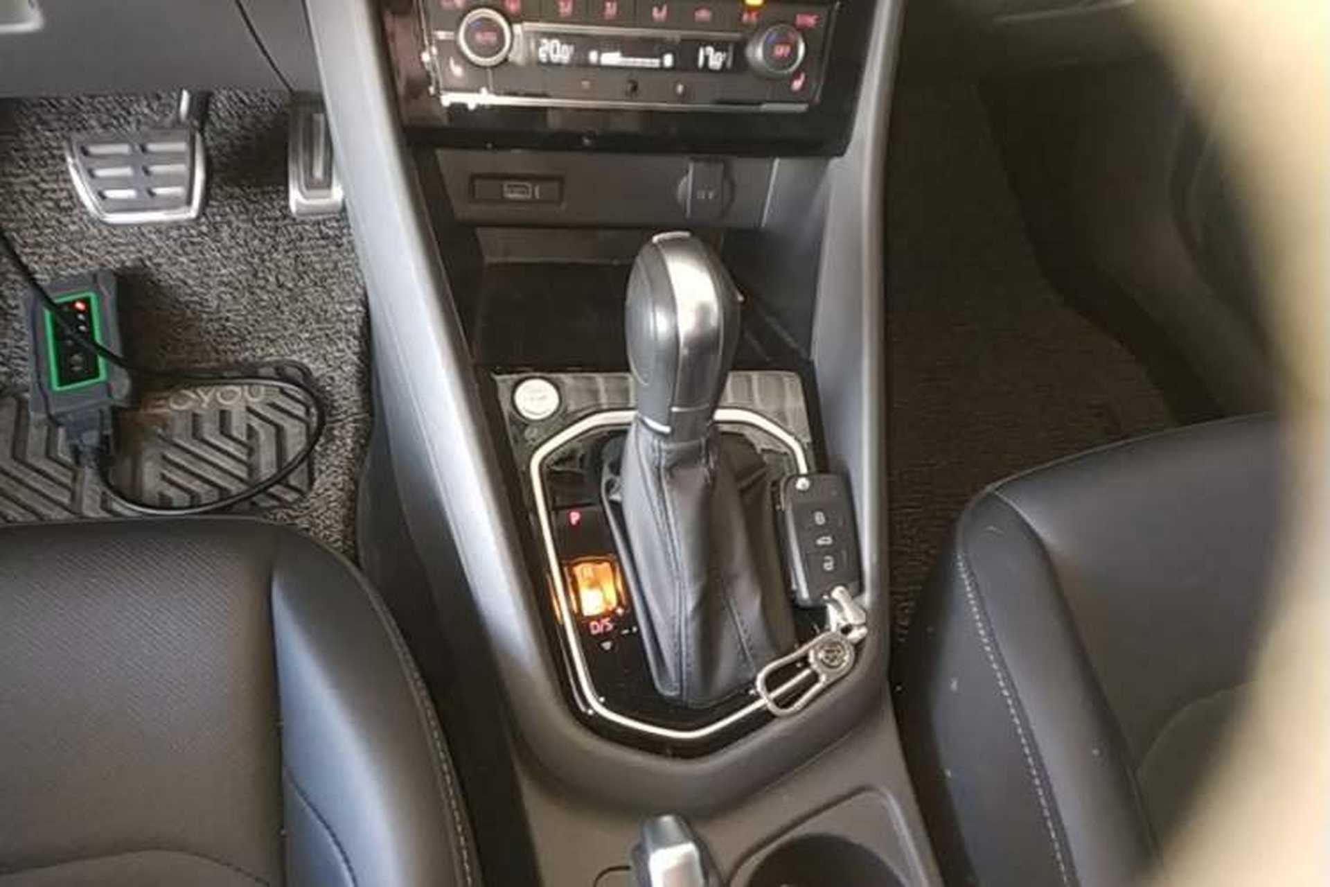 Used Jetta VS5 2019 280TSI Automatic Glory Edition Gear Lever