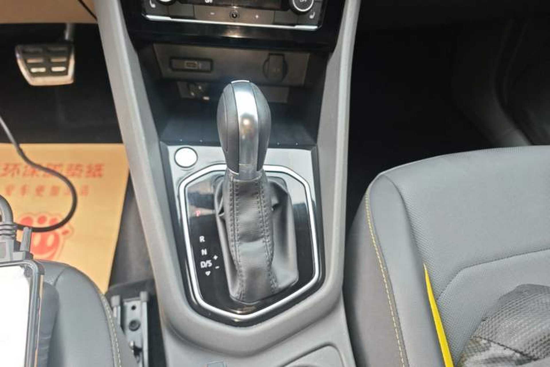 Used Jetta VS5 2019 280TSI Automatic Glory Edition Gear Lever